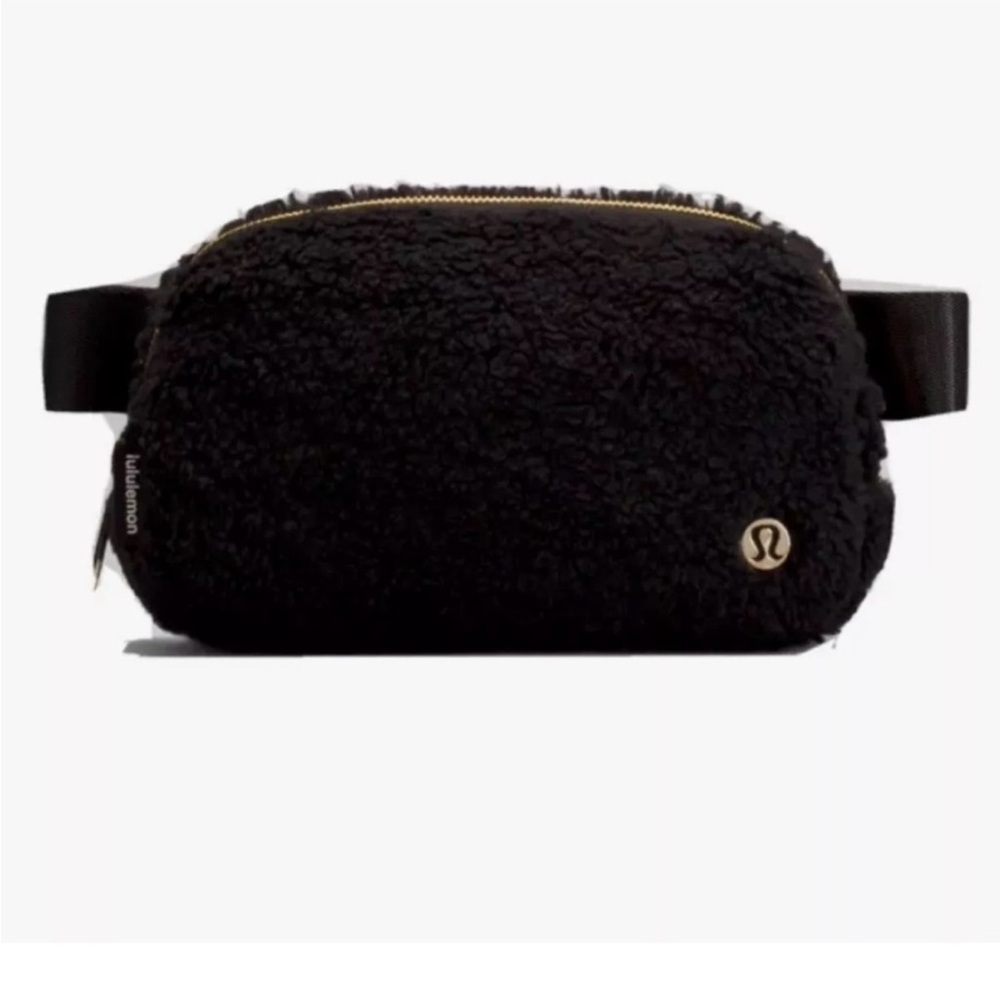 SOLD— Lululemon Athletica Everwhere Belt Bag Large Fleece - Picture 1 of 7